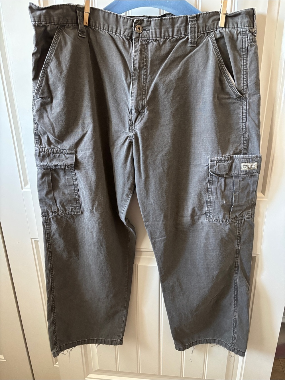 Wrangler Men's Cargo Pants in Charcoal
